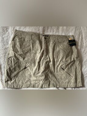 Attitude Woman Skort